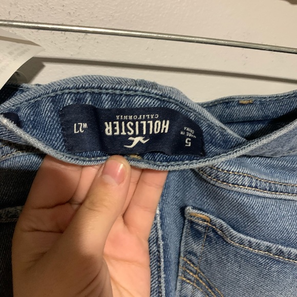 distressed jean shorts - Picture 3 of 3